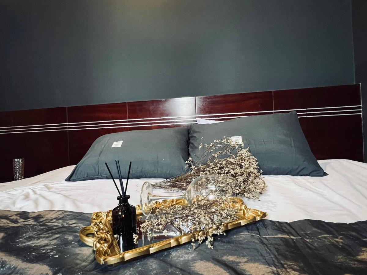Global Hotel 38 Bui Vien Thành Pho Ho Chí Minh Esterno foto